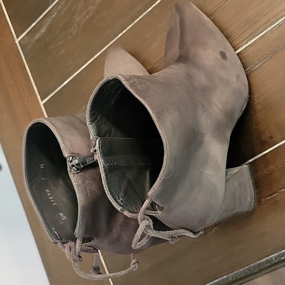 Authentic Stuart Witman Gray Suede Side Zipper Pl… - image 2